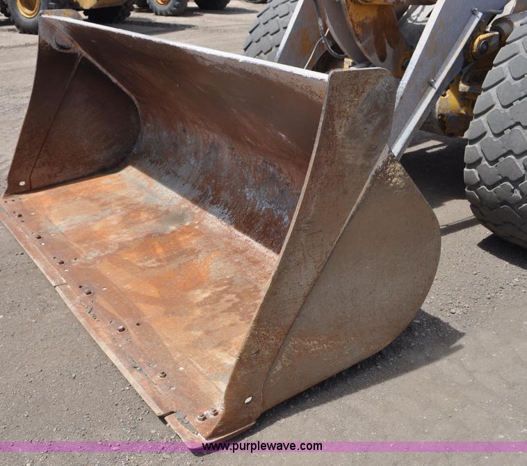 image for item G6019 1999 John Deere 624H wheel loader