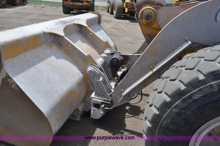 image for item G6019 1999 John Deere 624H wheel loader