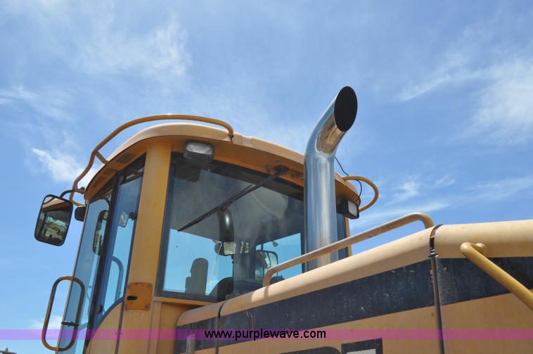 image for item G6019 1999 John Deere 624H wheel loader