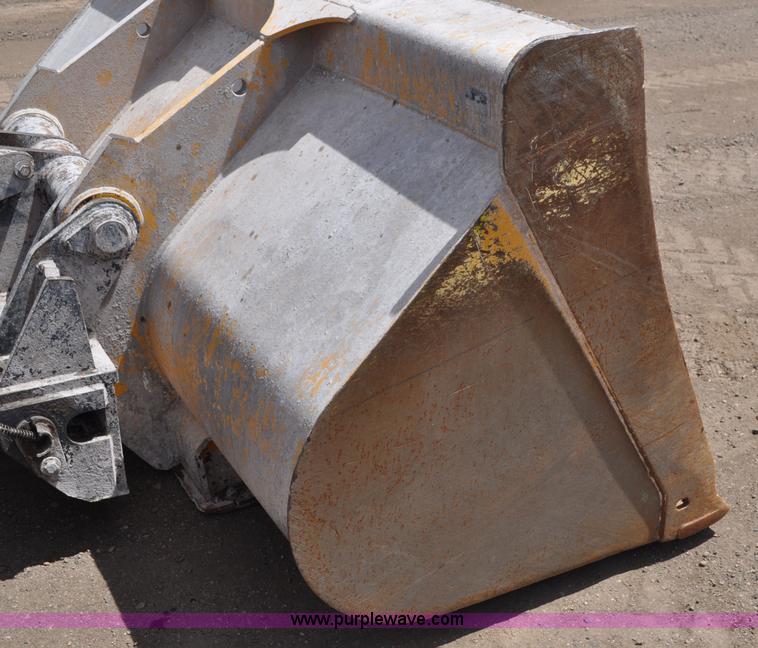 image for item G6019 1999 John Deere 624H wheel loader