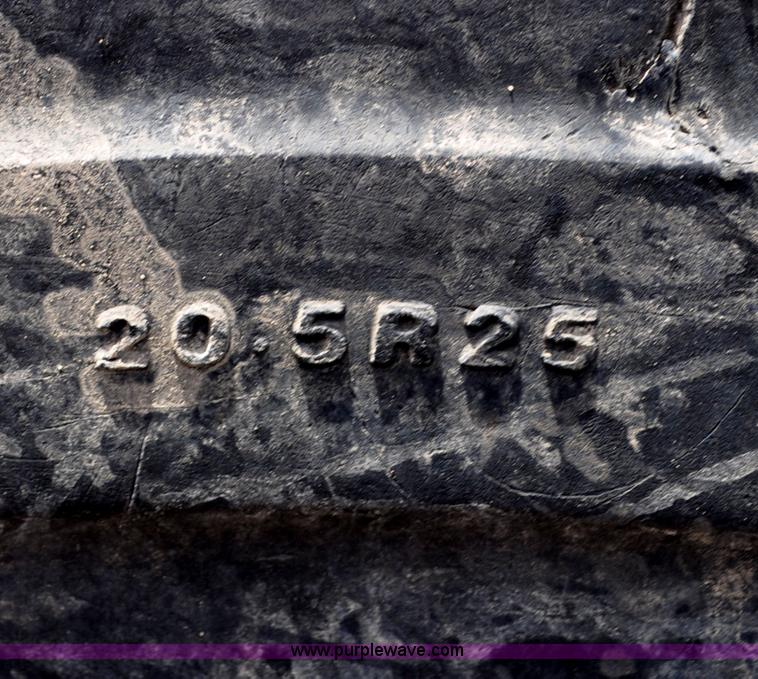 image for item G6019 1999 John Deere 624H wheel loader