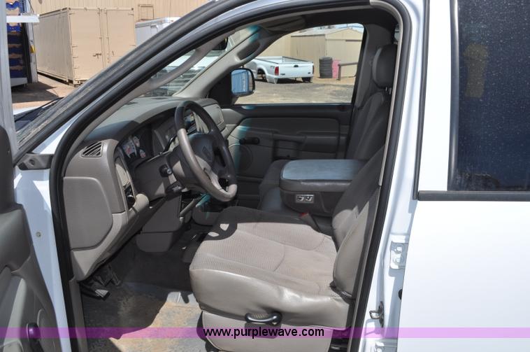 image for item G6020 2002 Dodge Ram 1500 Quad Cab pickup truck