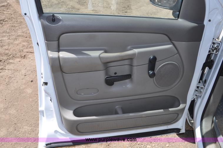 image for item G6020 2002 Dodge Ram 1500 Quad Cab pickup truck