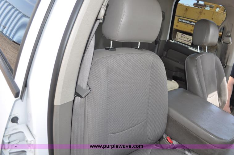 image for item G6020 2002 Dodge Ram 1500 Quad Cab pickup truck