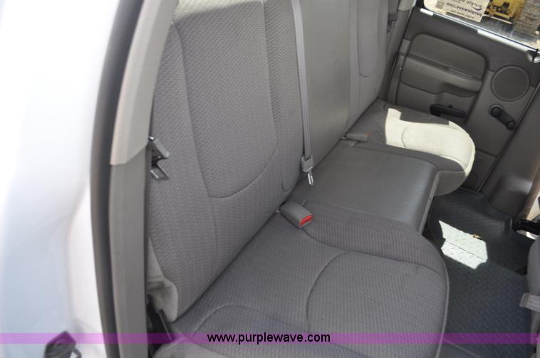 image for item G6020 2002 Dodge Ram 1500 Quad Cab pickup truck