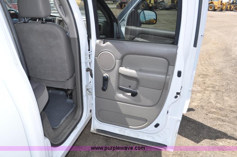 image for item G6020 2002 Dodge Ram 1500 Quad Cab pickup truck