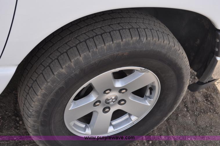 image for item G6020 2002 Dodge Ram 1500 Quad Cab pickup truck