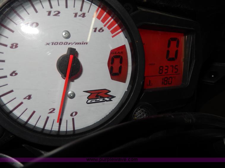 image for item D8125 2007 Suzuki GSXR750 motorcycle