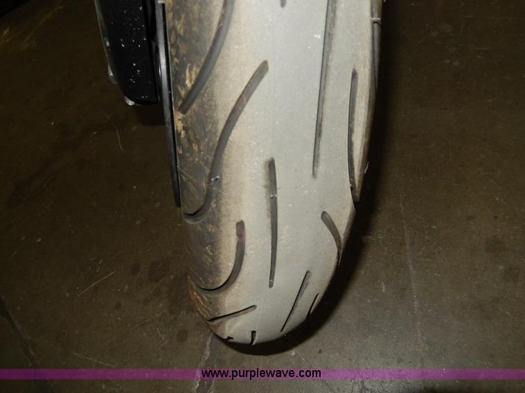 image for item D8125 2007 Suzuki GSXR750 motorcycle