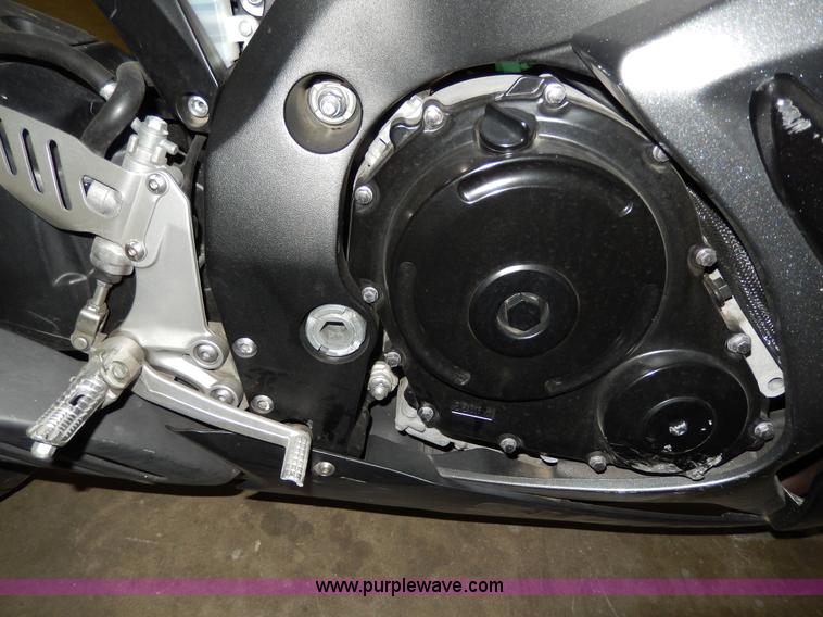 image for item D8125 2007 Suzuki GSXR750 motorcycle