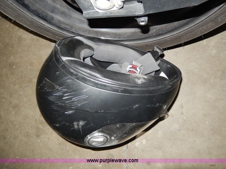 image for item D8125 2007 Suzuki GSXR750 motorcycle