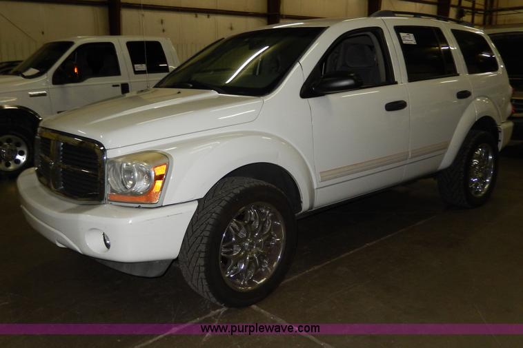 image for item D8128 2004 Dodge Durango SLT SUV