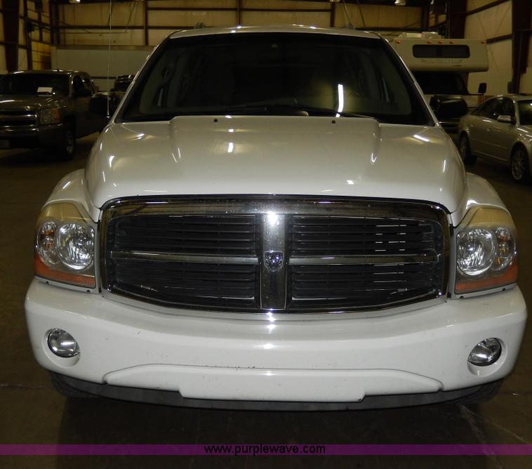 image for item D8128 2004 Dodge Durango SLT SUV
