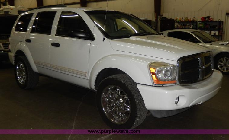 image for item D8128 2004 Dodge Durango SLT SUV