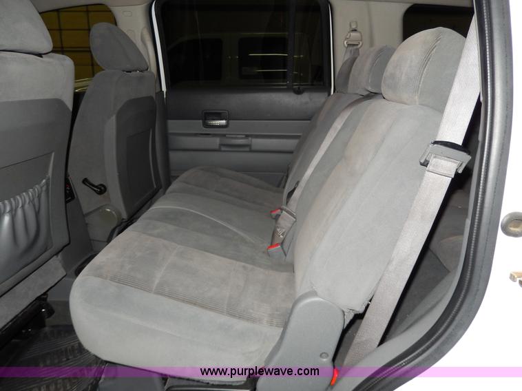 image for item D8128 2004 Dodge Durango SLT SUV