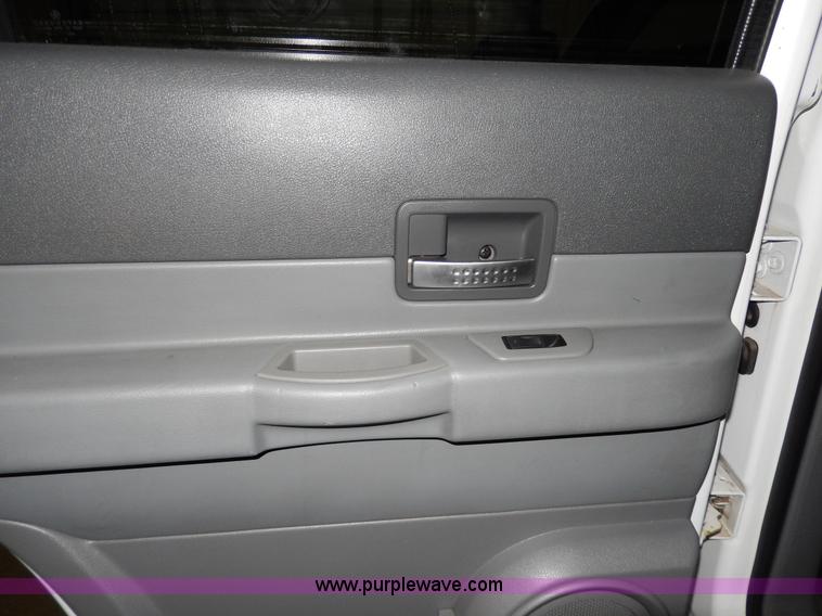 image for item D8128 2004 Dodge Durango SLT SUV