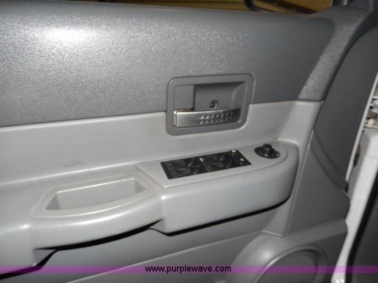 image for item D8128 2004 Dodge Durango SLT SUV