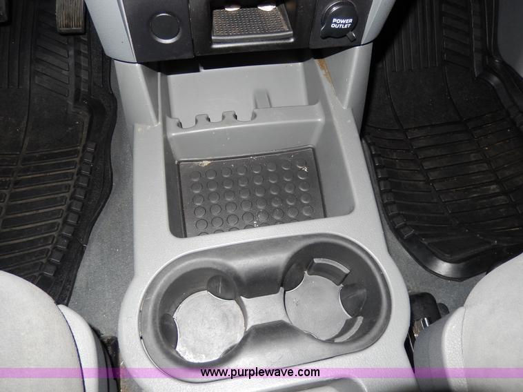 image for item D8128 2004 Dodge Durango SLT SUV