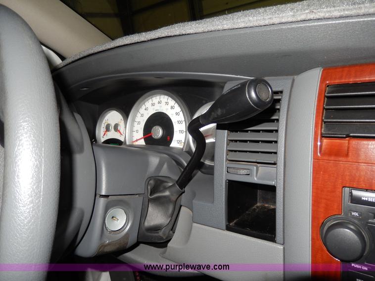 image for item D8128 2004 Dodge Durango SLT SUV