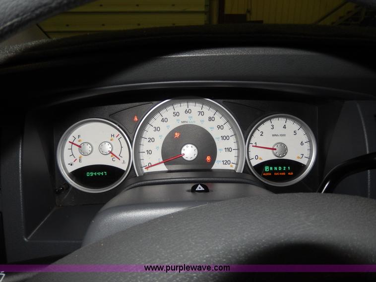 image for item D8128 2004 Dodge Durango SLT SUV