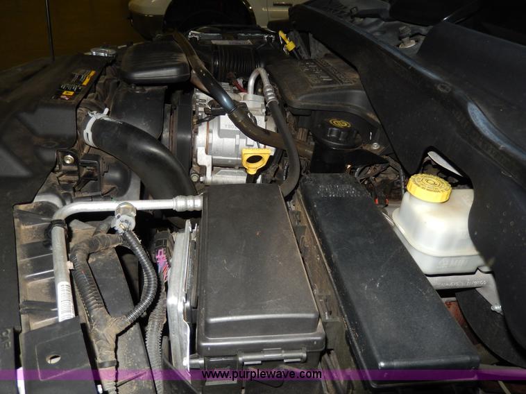 image for item D8128 2004 Dodge Durango SLT SUV