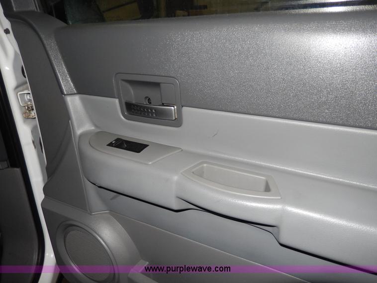image for item D8128 2004 Dodge Durango SLT SUV