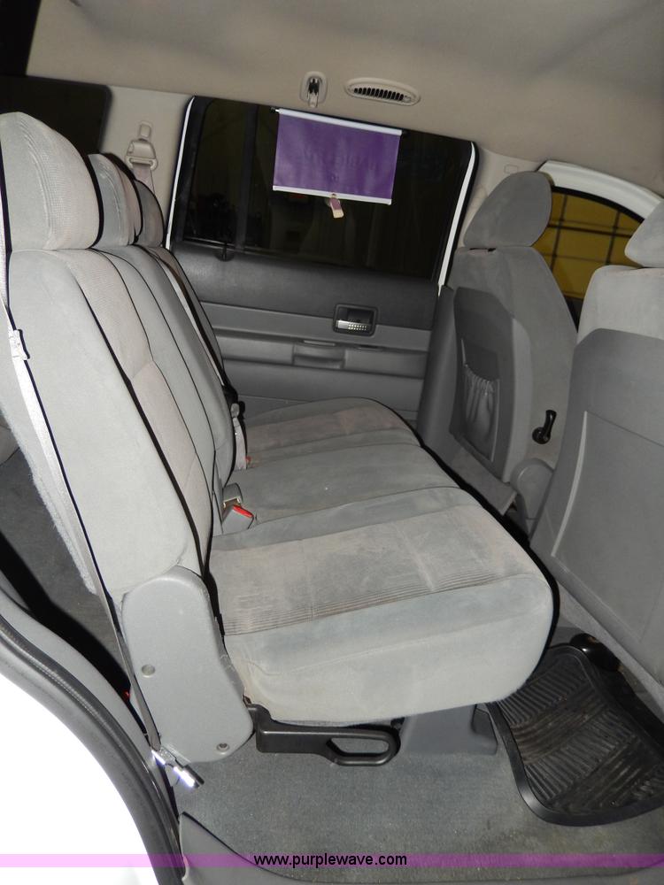 image for item D8128 2004 Dodge Durango SLT SUV