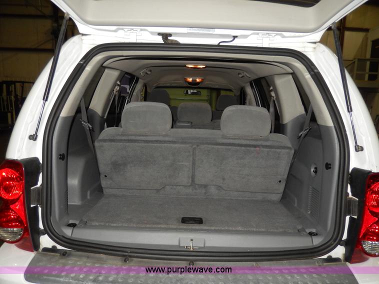 image for item D8128 2004 Dodge Durango SLT SUV