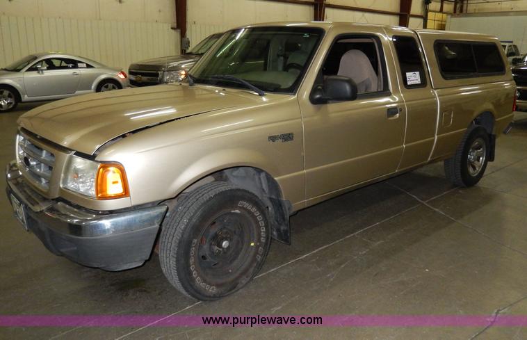 image for item D8129 2002 Ford Ranger XLT SuperCab pickup truck