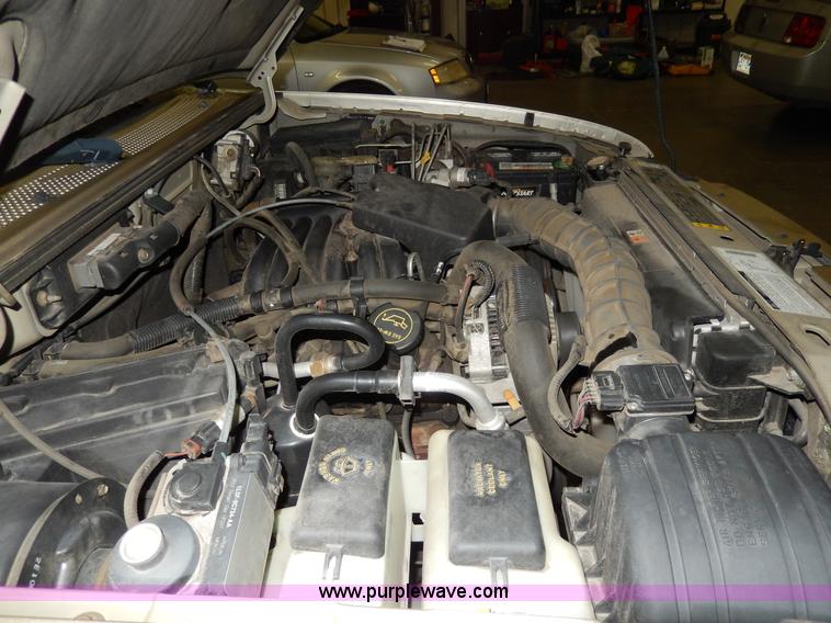 image for item D8129 2002 Ford Ranger XLT SuperCab pickup truck