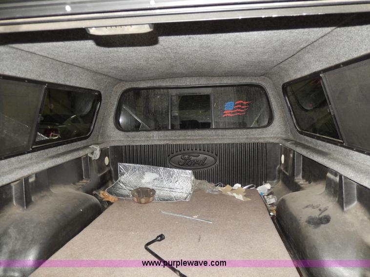 image for item D8129 2002 Ford Ranger XLT SuperCab pickup truck