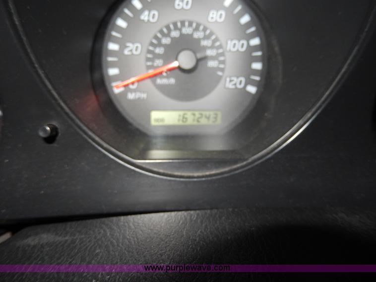 image for item D8130 2002 Nissan Frontier XE Crew Cab pickup truck