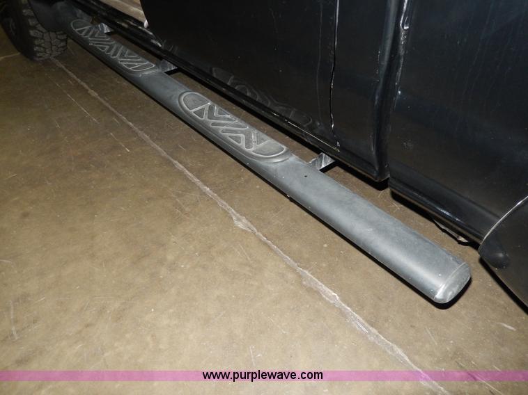 image for item D8130 2002 Nissan Frontier XE Crew Cab pickup truck