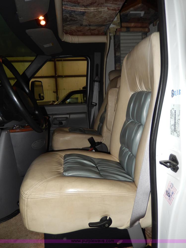 image for item D8131 1999 Ford Econoline E350 Eagle recreational vehicle