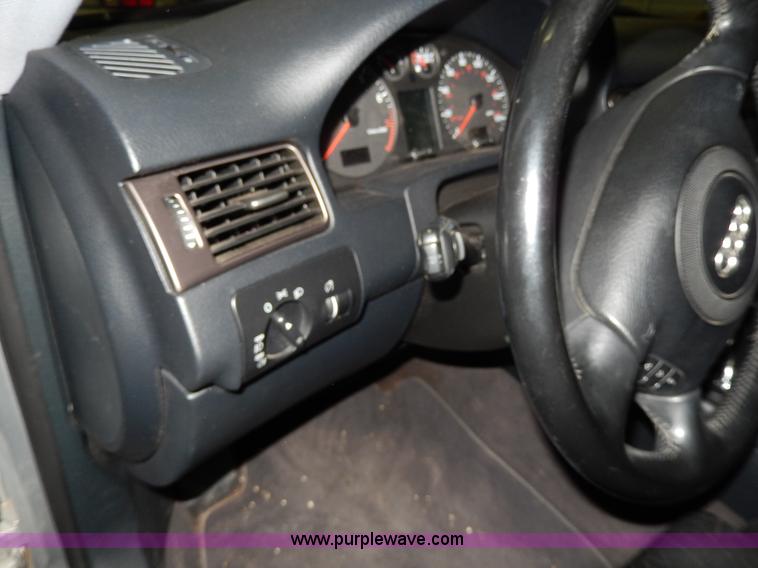 image for item D8132 2001 Audi A6