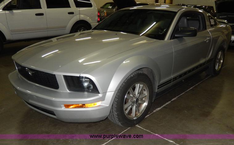 image for item D8133 2006 Ford Mustang