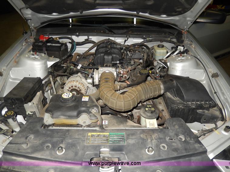 image for item D8133 2006 Ford Mustang