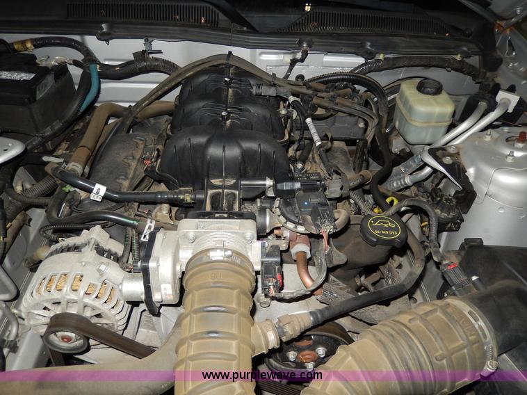 image for item D8133 2006 Ford Mustang