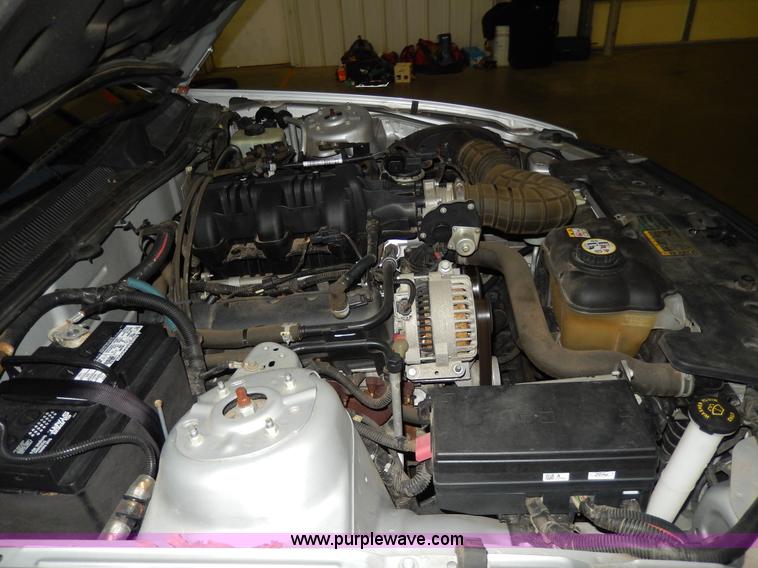 image for item D8133 2006 Ford Mustang