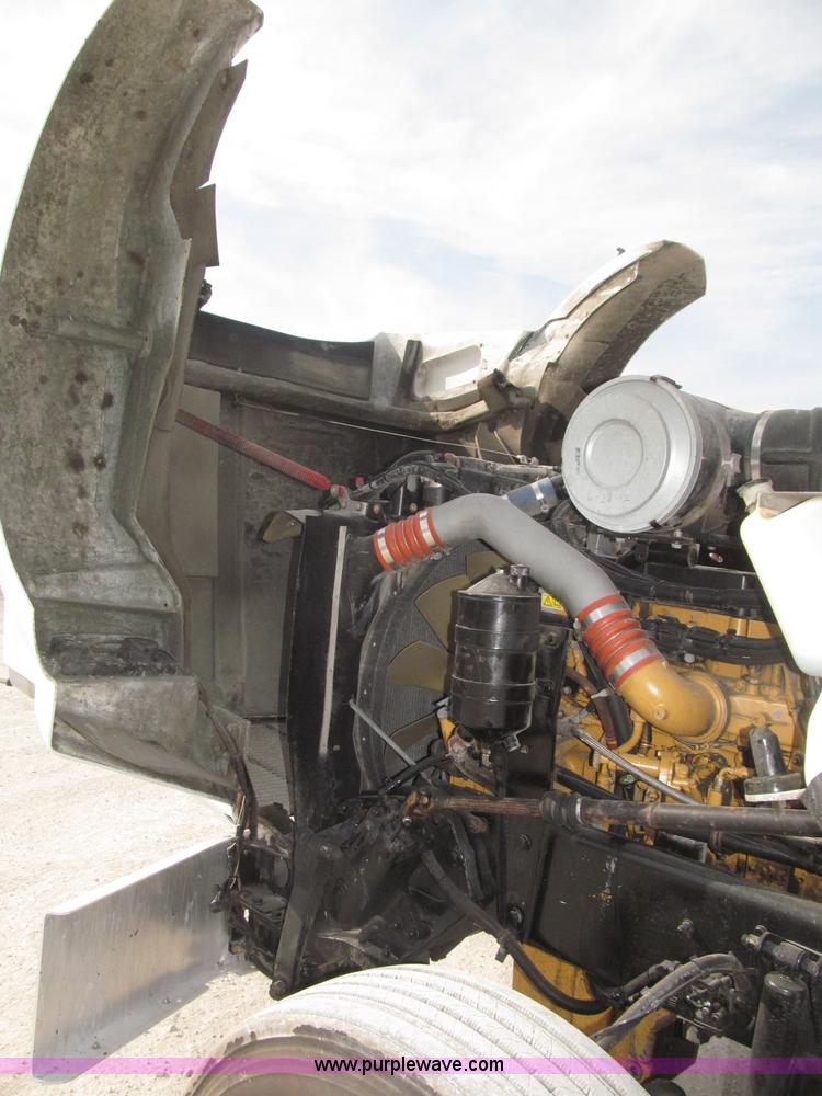 image for item B5481 2007 Kenworth T800 semi truck