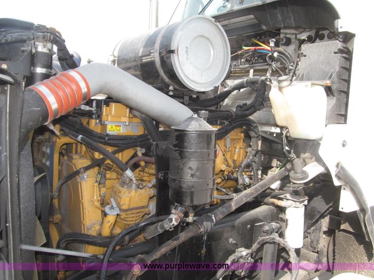 image for item B5481 2007 Kenworth T800 semi truck