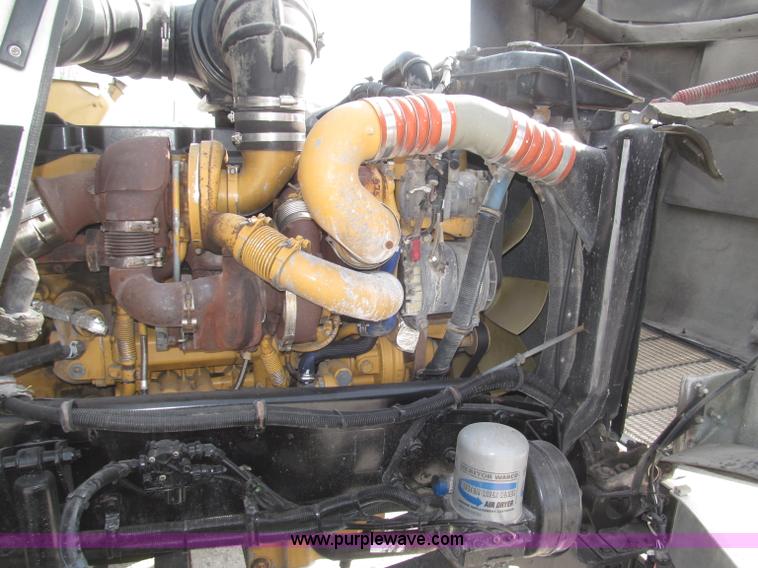 image for item B5481 2007 Kenworth T800 semi truck