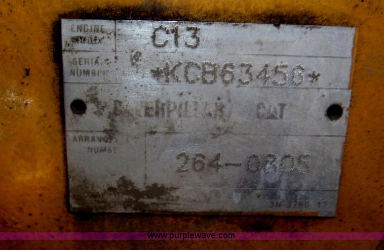 image for item B5481 2007 Kenworth T800 semi truck