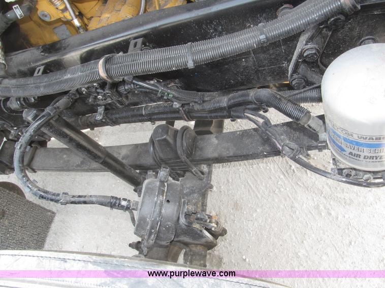 image for item B5481 2007 Kenworth T800 semi truck