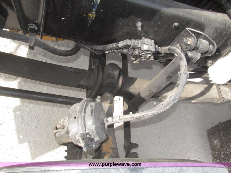 image for item B5481 2007 Kenworth T800 semi truck