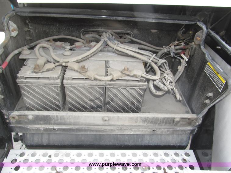 image for item B5481 2007 Kenworth T800 semi truck