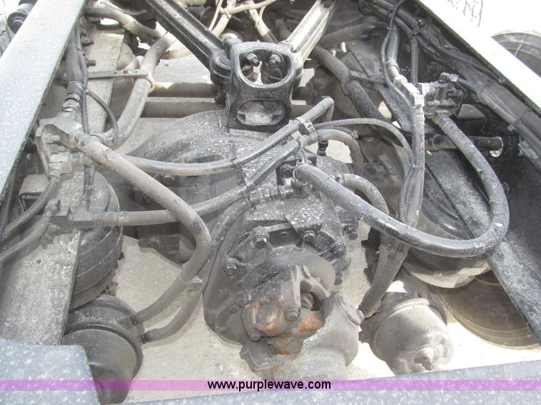 image for item B5481 2007 Kenworth T800 semi truck