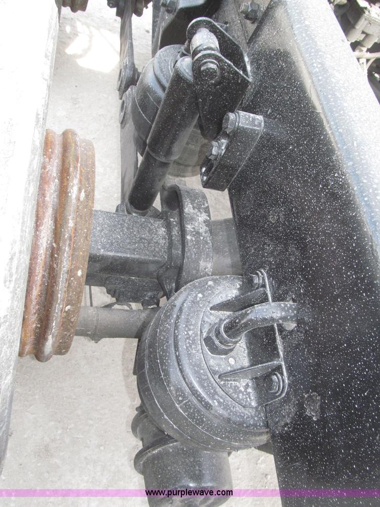 image for item B5481 2007 Kenworth T800 semi truck