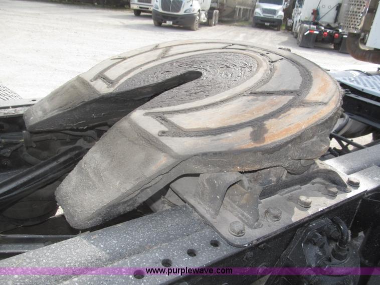 image for item B5481 2007 Kenworth T800 semi truck