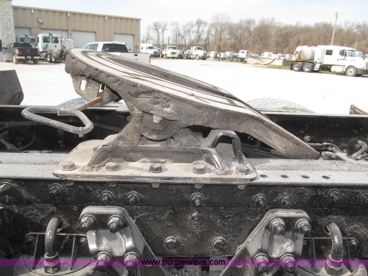 image for item B5481 2007 Kenworth T800 semi truck